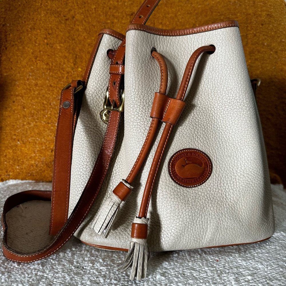 DOONEY & BOURKE Cream/ Tan Pebbled Leather Shoulder Drawstring Bucket Bag